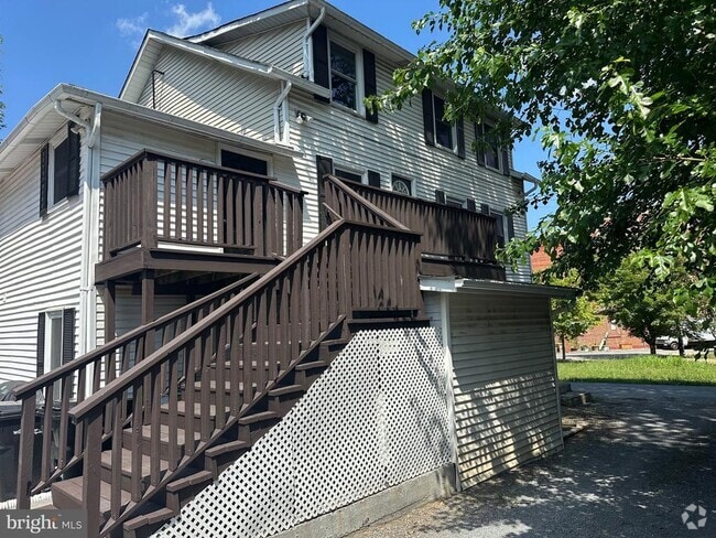 Building Photo - 548 -1/2 N Loudoun St Rental