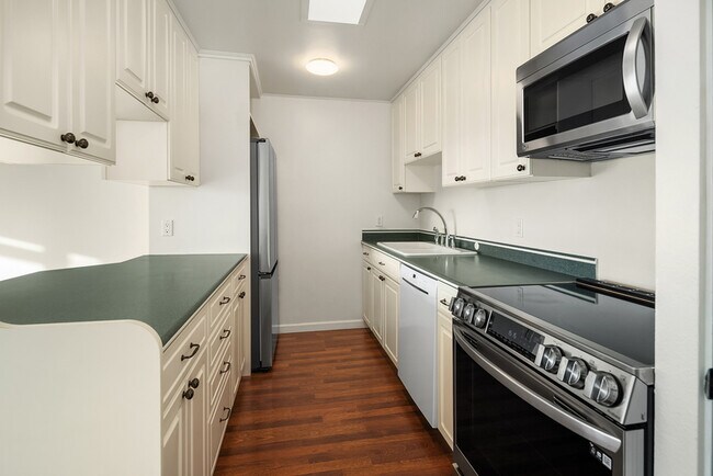 Photo - 303 N 44th St Unidad #304