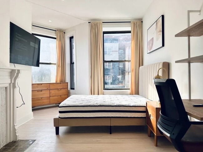 Photo - Furnished room/NOT APARTMENT Unit 3