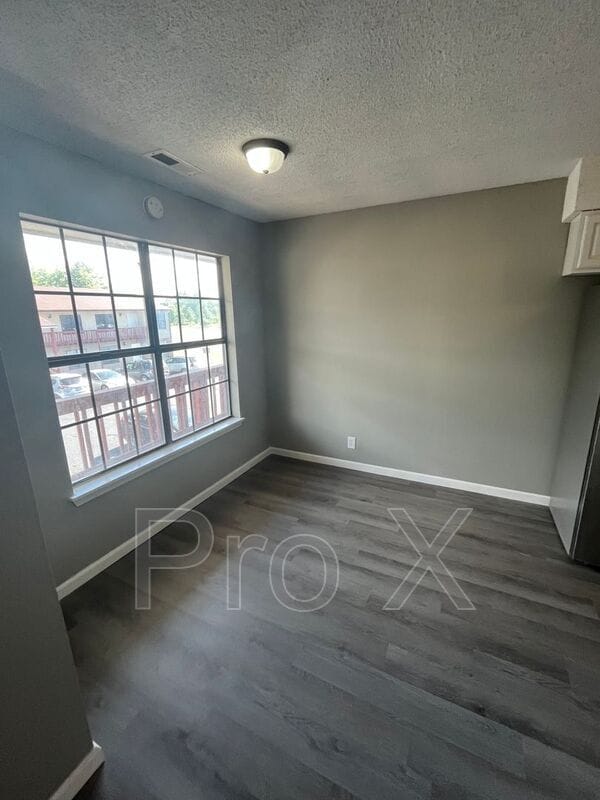 Photo - 1015 S St Louis Ave