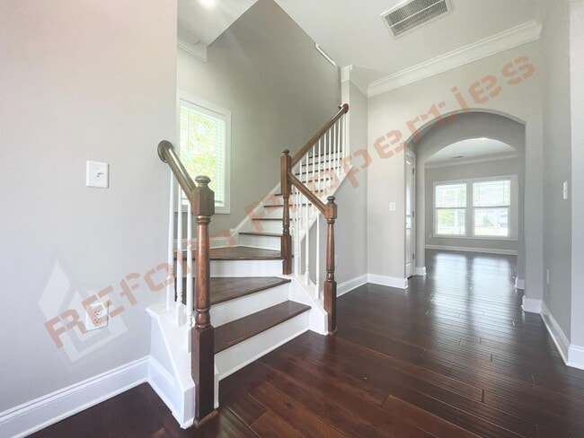 Photo - Lovely & Spacious 3 Bedroom, 2.5 Bathroom ...