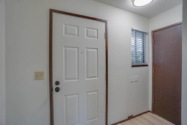 Photo - THREE BEDROOM TOWN HOME WITH GARAGE IN HAZEL DELL