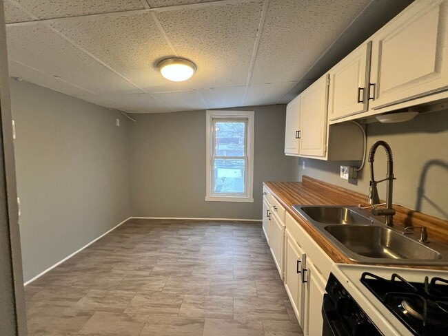 Photo - 343 W Penn St Unit Apt 2