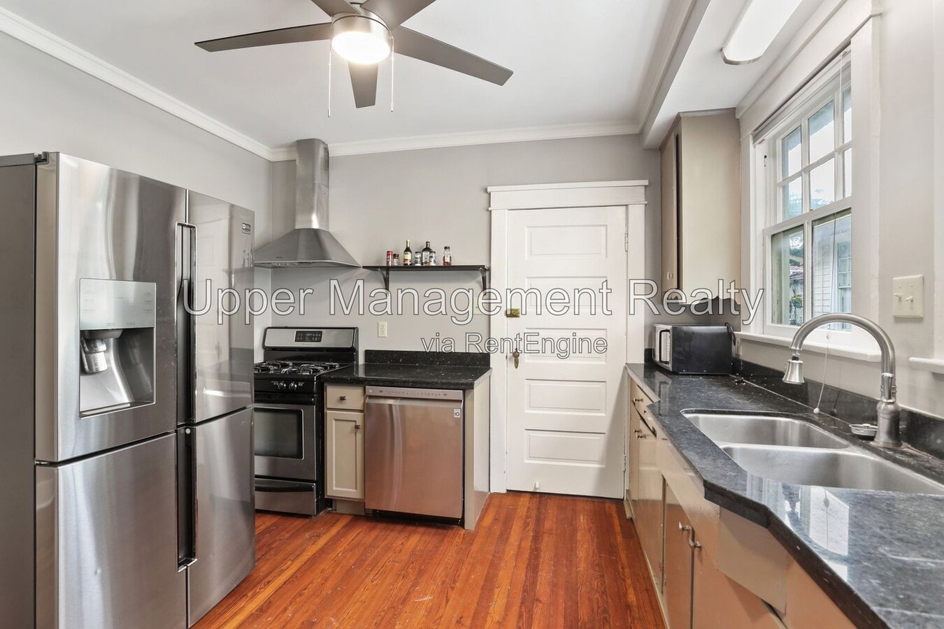 Photo - 1739 Broadway St