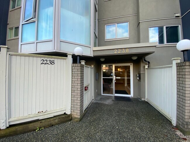 Photo - 2238 Eton St