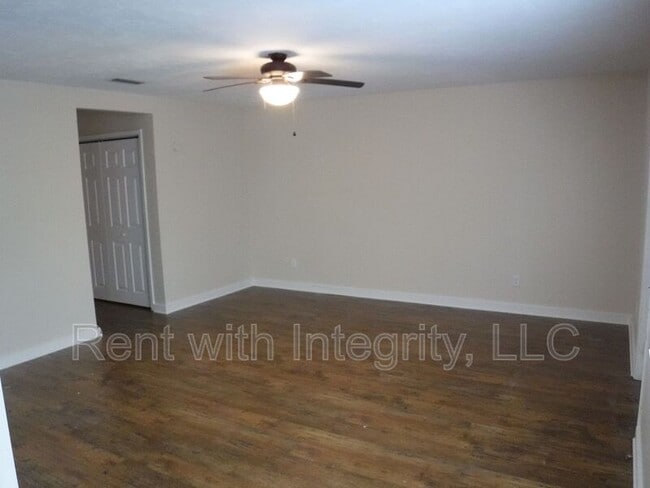 Photo - 2308 Sylvan Ct Unit A