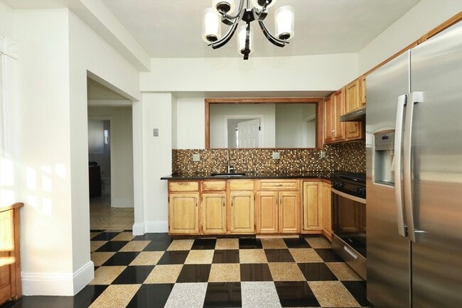 Photo - 488 Pleasant St Unit 1