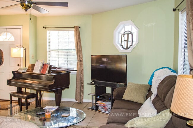 Photo - Spacious Midtown Townhome with Modern Finishes