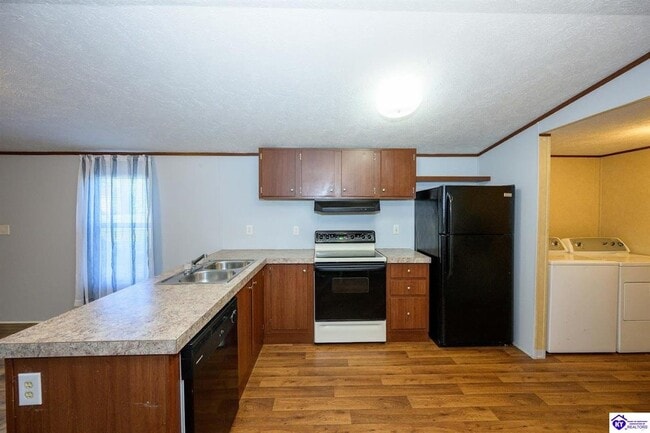 Photo - 65 Thurman St