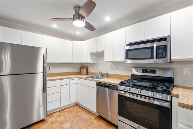 Photo - 1216 Vfw Pky Unit 40