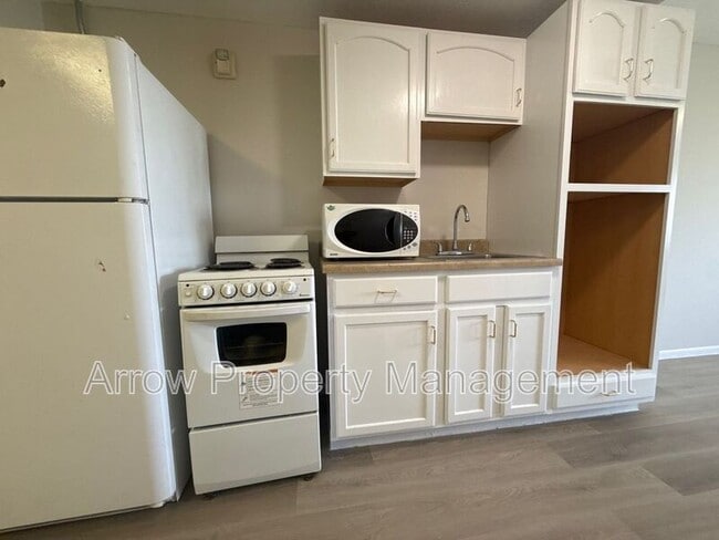 Photo - 180 Poppe Dr