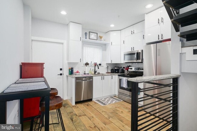 Building Photo - 1940 N Orianna St