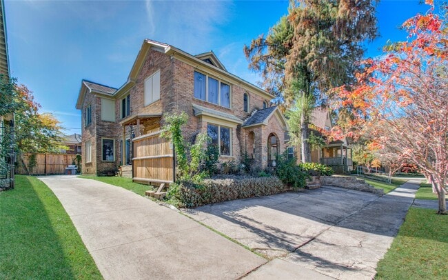 Building Photo - 1971 W Lamar St