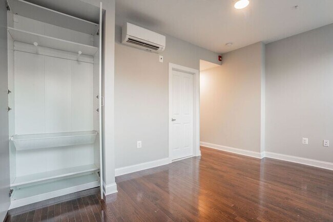 Photo - 310 E Lanvale St Unidad 3