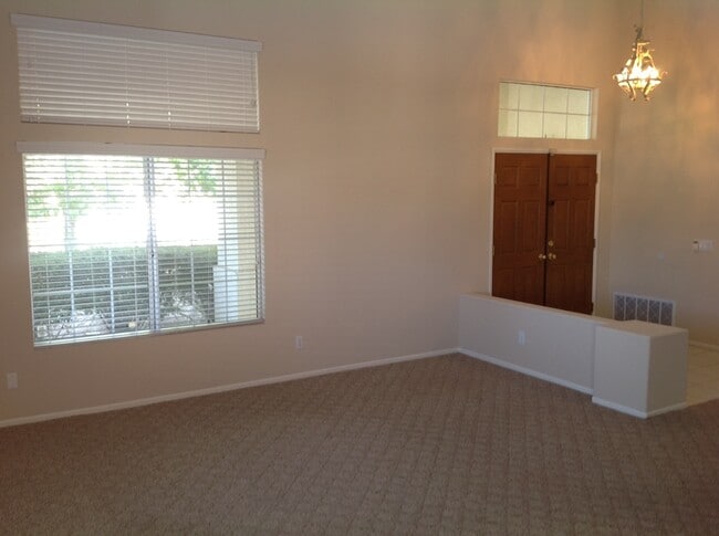 12414 Ravenna Ln