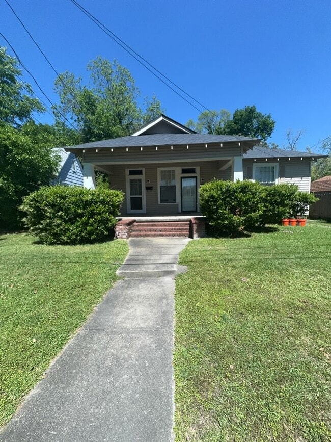 Building Photo - r1919 Unit B