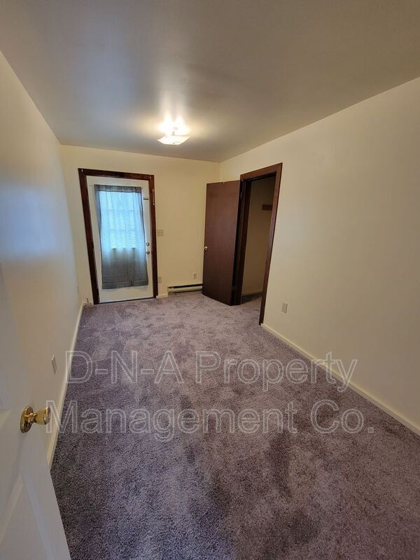 Photo - 111 N Courtland St House