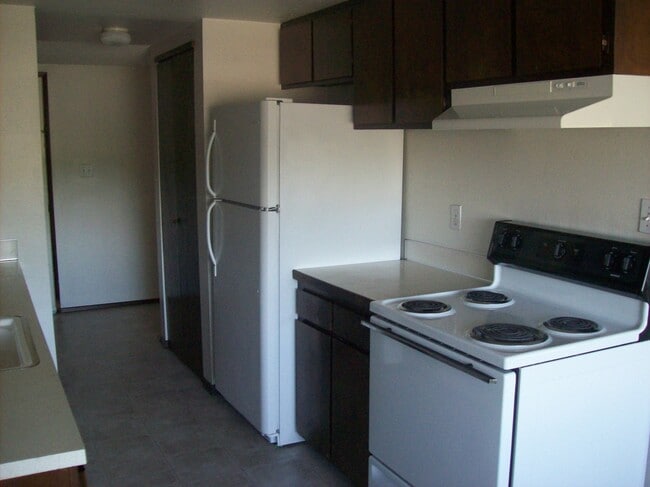 Photo - Classic 2 Bedroom 2 Bath Condo near Lakewa...