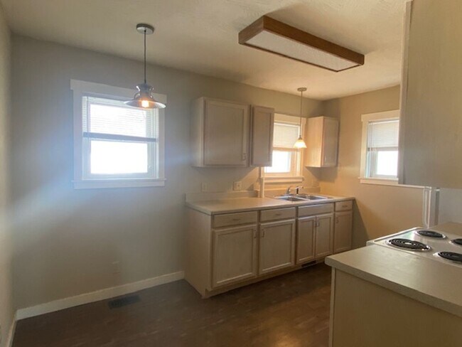 Photo - Adorable 2 Bedroom Early July!