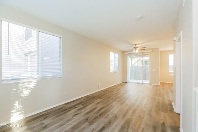 Photo - 1450 E Bloch Rd