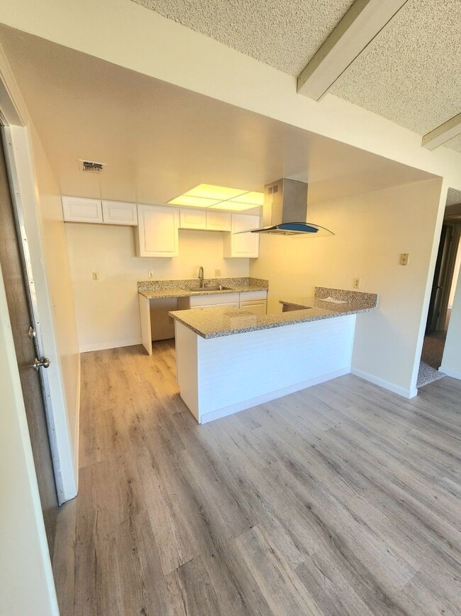 Photo - 5200-5202 Karm Way Unit 5200