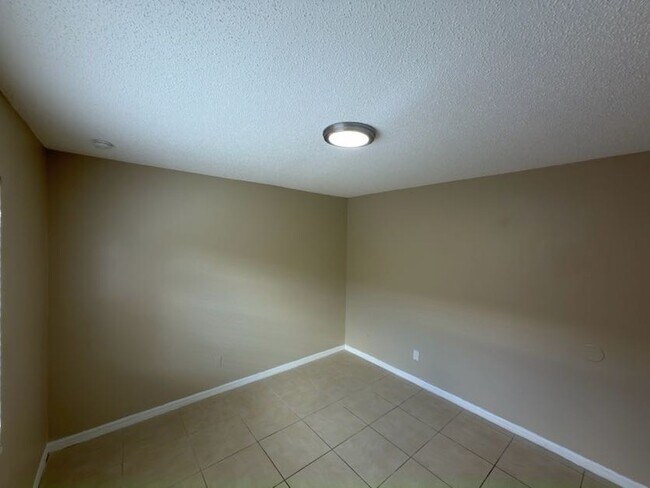 5523 Lehigh Ave