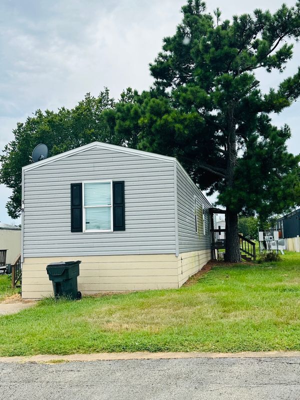 139 Neches Dr