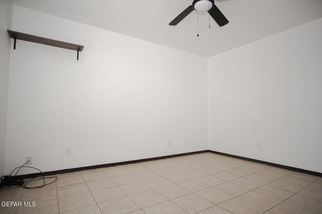 Photo - 8489 Roseway Dr