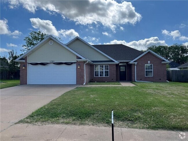 Building Photo - 1705 N Valor Rental