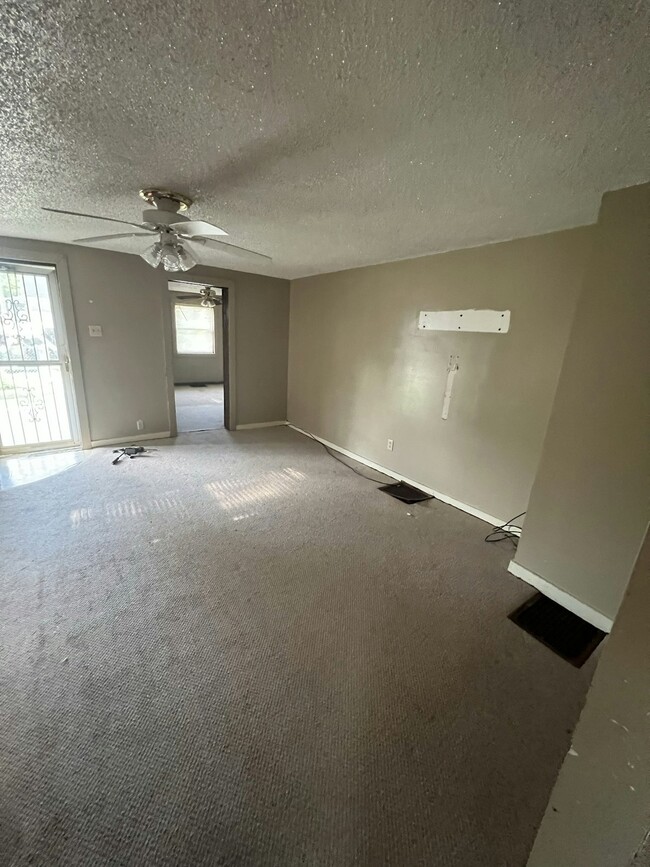 Photo - 403 E Division St