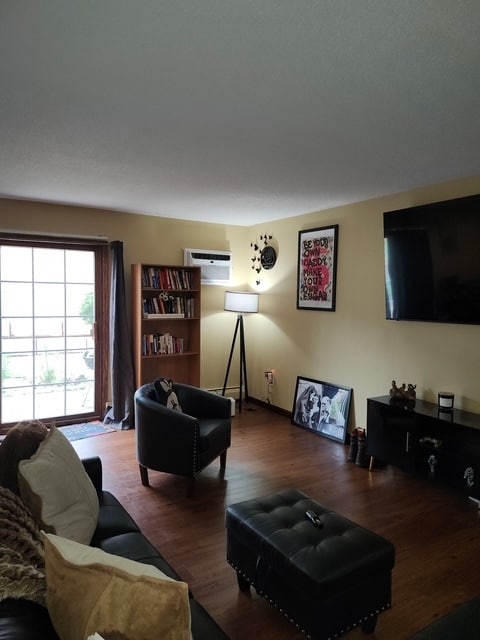 Photo - 936 Westbrooke Way Unit 4