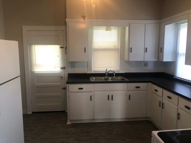 Photo - Lots of Space & Central Location