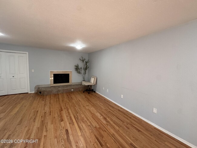 1112 Salmon Rd