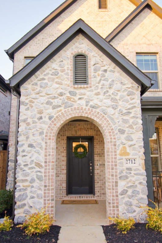 Photo - 2712 Big Bend Mews