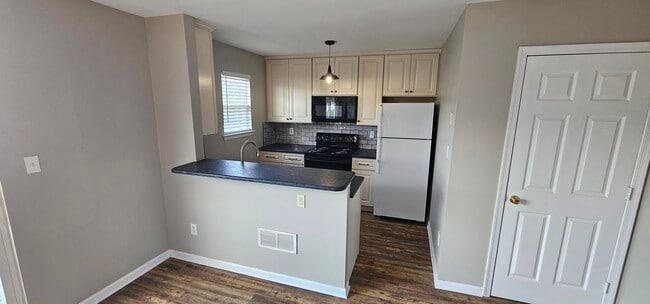 Photo - 734 Marian Drive