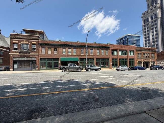 Building Photo - 220 W Market St Unit 103