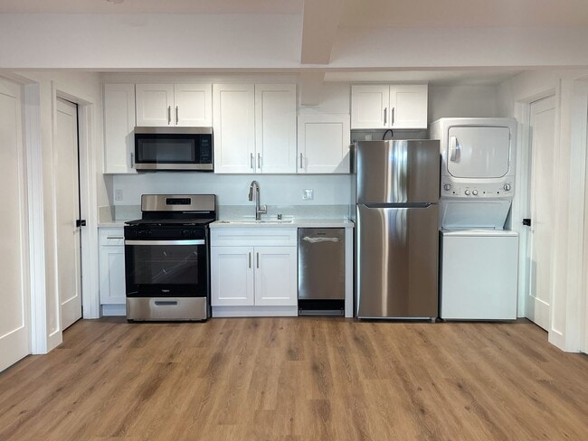 Photo - 221 Sheldon St