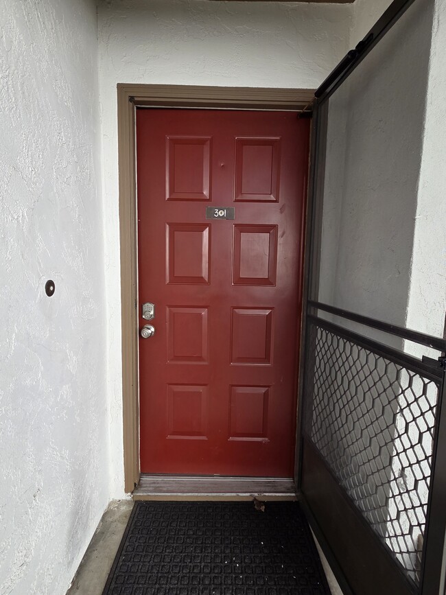 Building Photo - 2201 Monroe St Unit 301