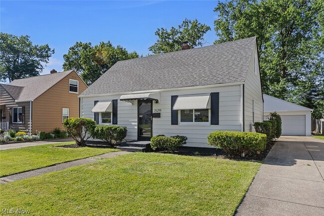 Photo - 25291 Richards Ave