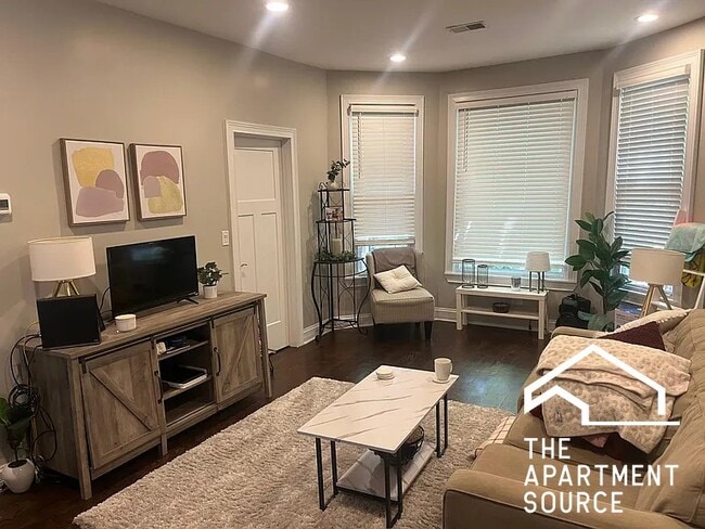 Photo - 2732 N Wilton Ave Unit 2