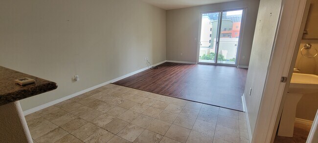 Photo - 1601 India St Unidad 302