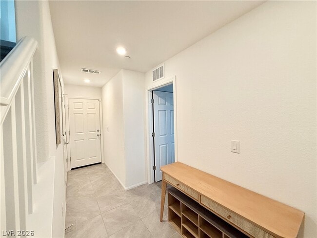 Photo - 5672 Beguiling Falls St