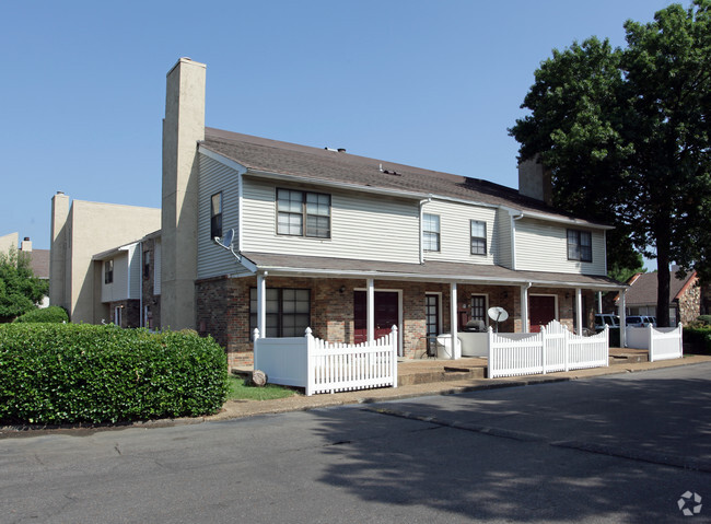 Highland Hills - Highland Hills Apartments