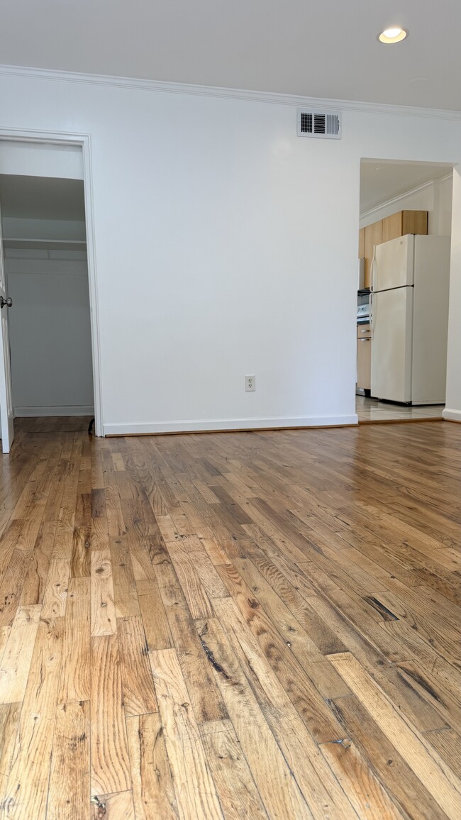 1735 Gales Pl NE Unit 1