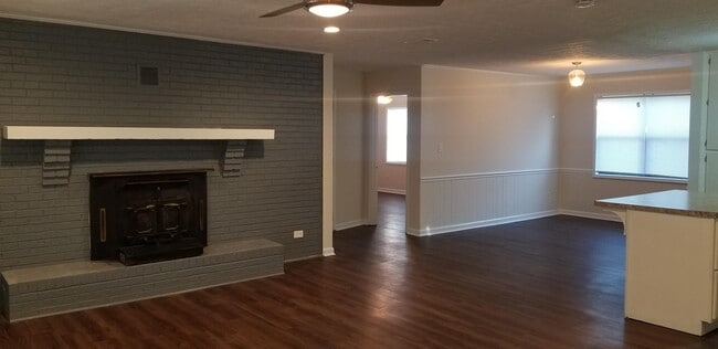 Photo - 871 Jefferson Dr SW