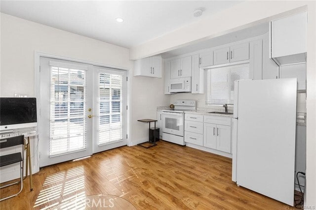 Photo - 8829 Sylmar Ave