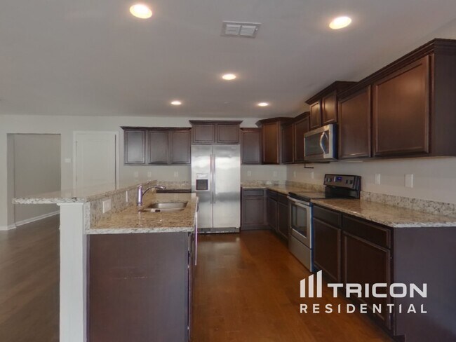 Photo - 1077 Neeleys Bend E