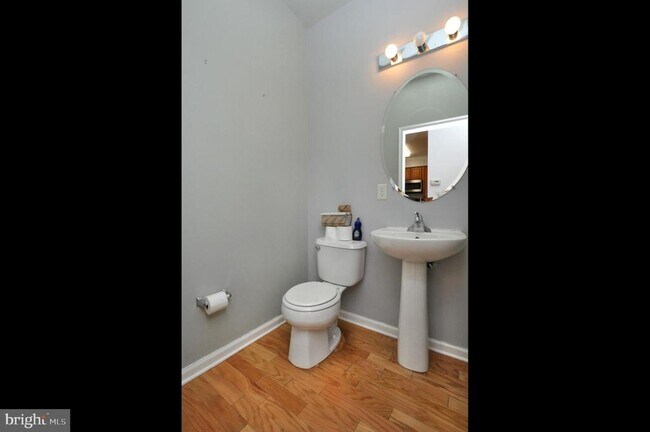 Photo - 328 Helen Dr