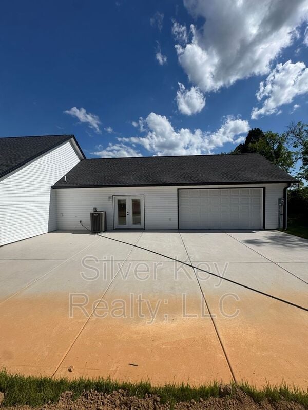 Photo - 924 Stratford Ave