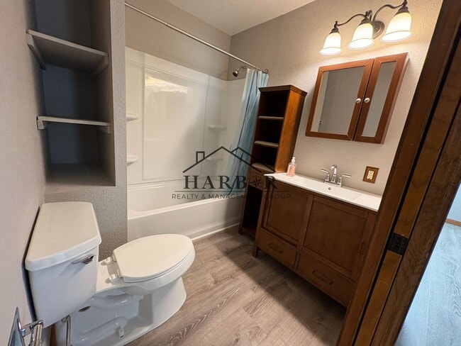 Photo - 1/2 Off first full month of rent!